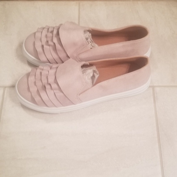 Beige Ruffled Flats - Picture 3 of 4